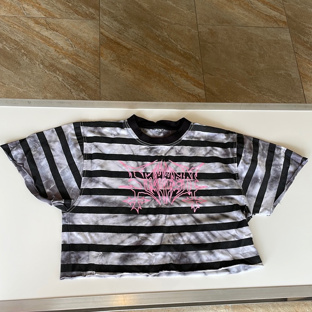 NEVER WORN Sayten pee hole acid drop cropped tee 🖤🖤